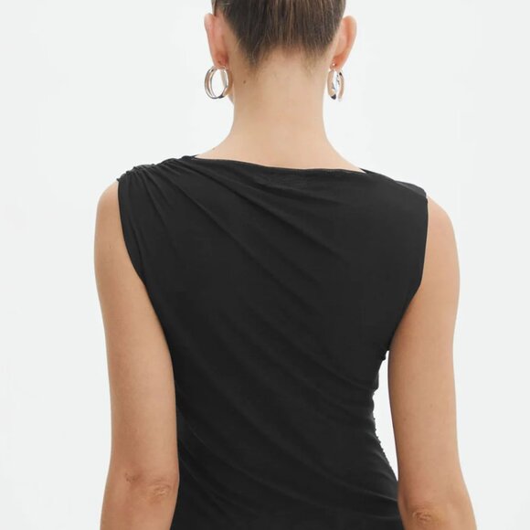 Solid Pleated Tank Top - Picture 3 of 6